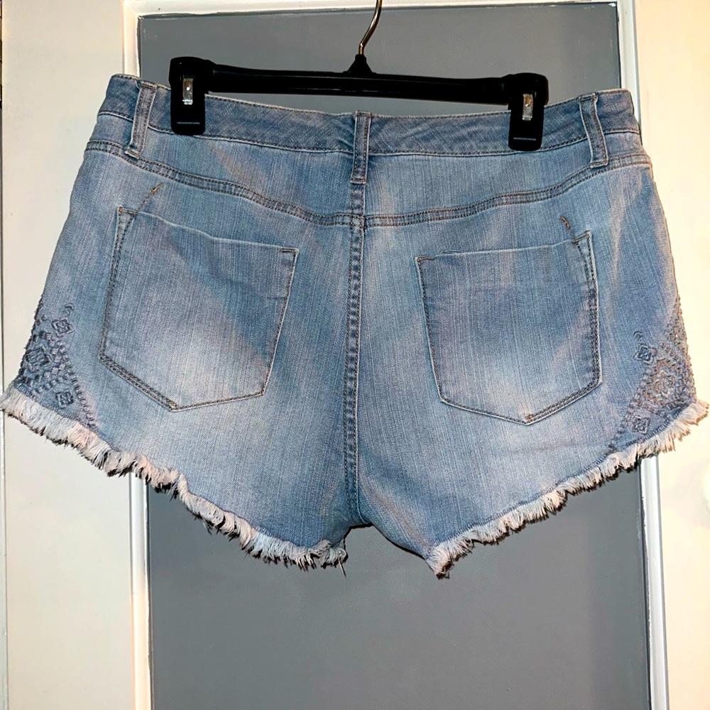 Jean Shorts - Picture 4 of 5